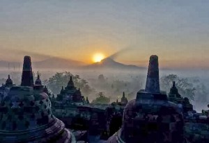Sunrise di Candi Borobudur