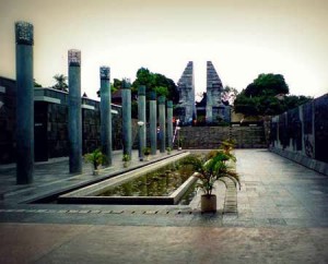Wisata religi ke makam Bung Karno Blitar