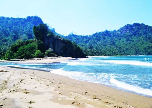 Pantai Sipelot Dampit Malang