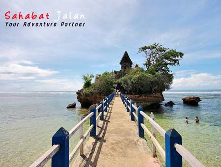 Pantai Balekambang Jawa Timur