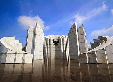 WISATA SEJARAH KE TAMAN MAKAM PAHLAWAN BANDUNG | Tempat Wisata Terbaik