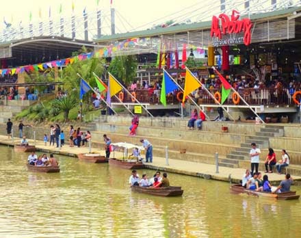 Wisata Kuliner Unik Di Pasar Apung Ah Poong Bogor Tempat Wisata Kuliner Unik Di Pasar Apung Ah Poong Bogor Tempat