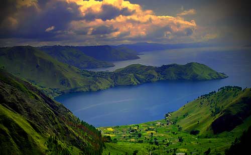 LEGENDA DANAU TOBA DAN OBJEK WISATA - Tempat Wisata 